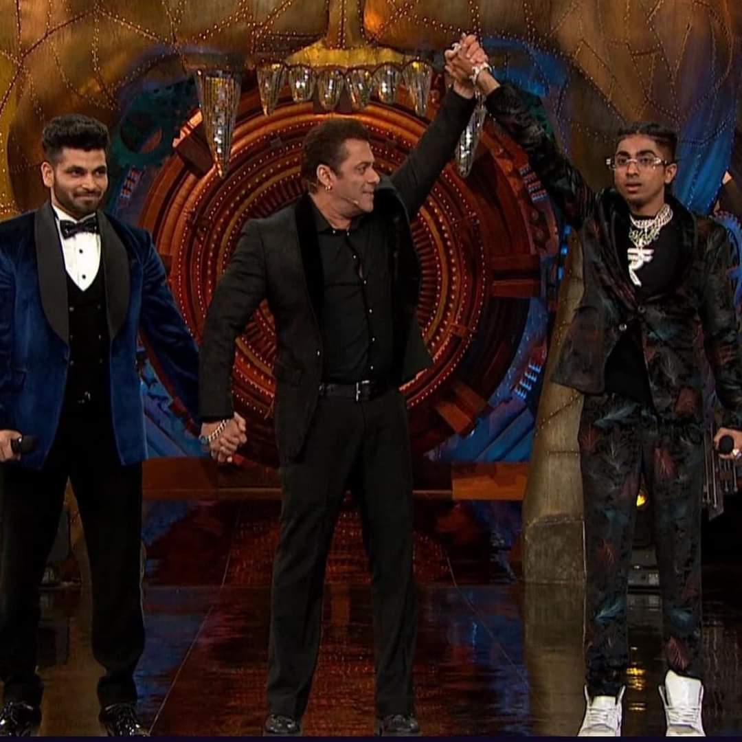 piebuzzinc's tweet photo. MC Stan wins BIGG BOSS 16 
👑 basti ka hasti bro 🤘🏻

#BiggBoss16Finale #BiggBoss16 #MCStan https://t.co/64pxlgldlK