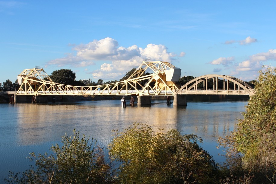 Rep. Josh Harder reintroduces the Stop the Delta Tunnel Act: “The #DeltaTunnel is a zombie project. Every time we kill it, the Governor brings it back. My bill will put an end to this $16 billion boondoggle once and for all."  #cawater #nodeltatunnel redgreenandblue.org/2023/02/12/rep…