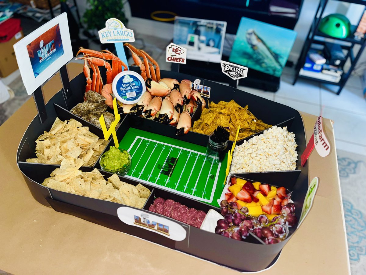 #SuperBowl  ready with the Snack Stadium! 🏈 

🦀: Key Largo Fisheries