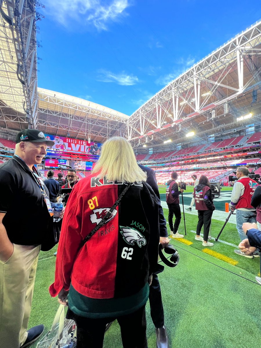NFL's tweet photo. Confirmed Super Bowl Champion in the building. @dkelce1 

📺: #SBLVII -- 6:30pm ET on FOX
📱: Stream on NFL+ https://t.co/Fa5qpUJwxh