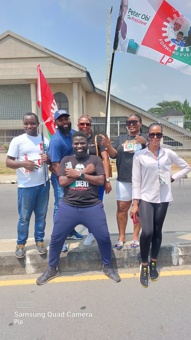 AsaChukwu1312's tweet photo. Frm experience, it's impossible for us to cover everywhere for security reasons.
Your call to an aunt, mama & grandma in your village will do magic. Do remind them that counterfeits are in circulation 4votebuying.
#ObiDattiInLagos
#PH_Bike_and_Car_Rally
#MarketSensitisation https://t.co/Fpt8Xkv6Z1