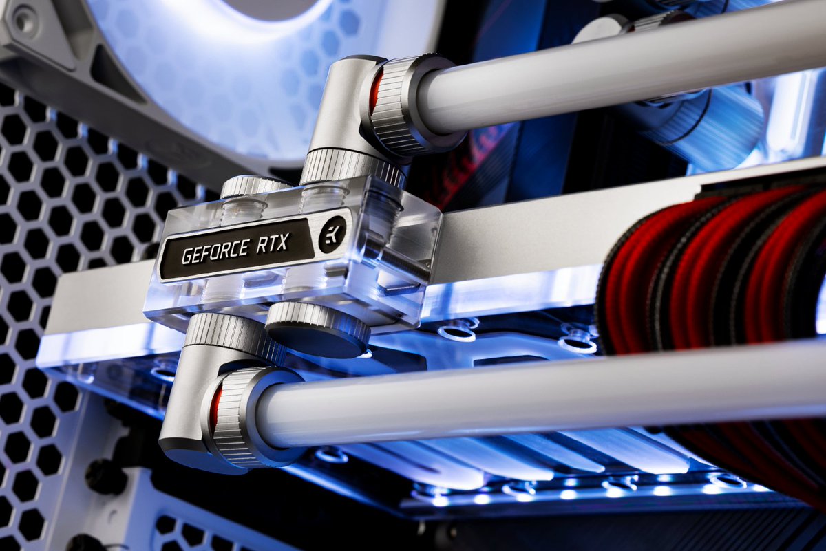 #Superbowl might be starting soon, but if you'd rather look at incredible water-cooled PCs, you've scrolled to the right place! 😉 Click here to see more outlandish builds like this: ek.tech/STL