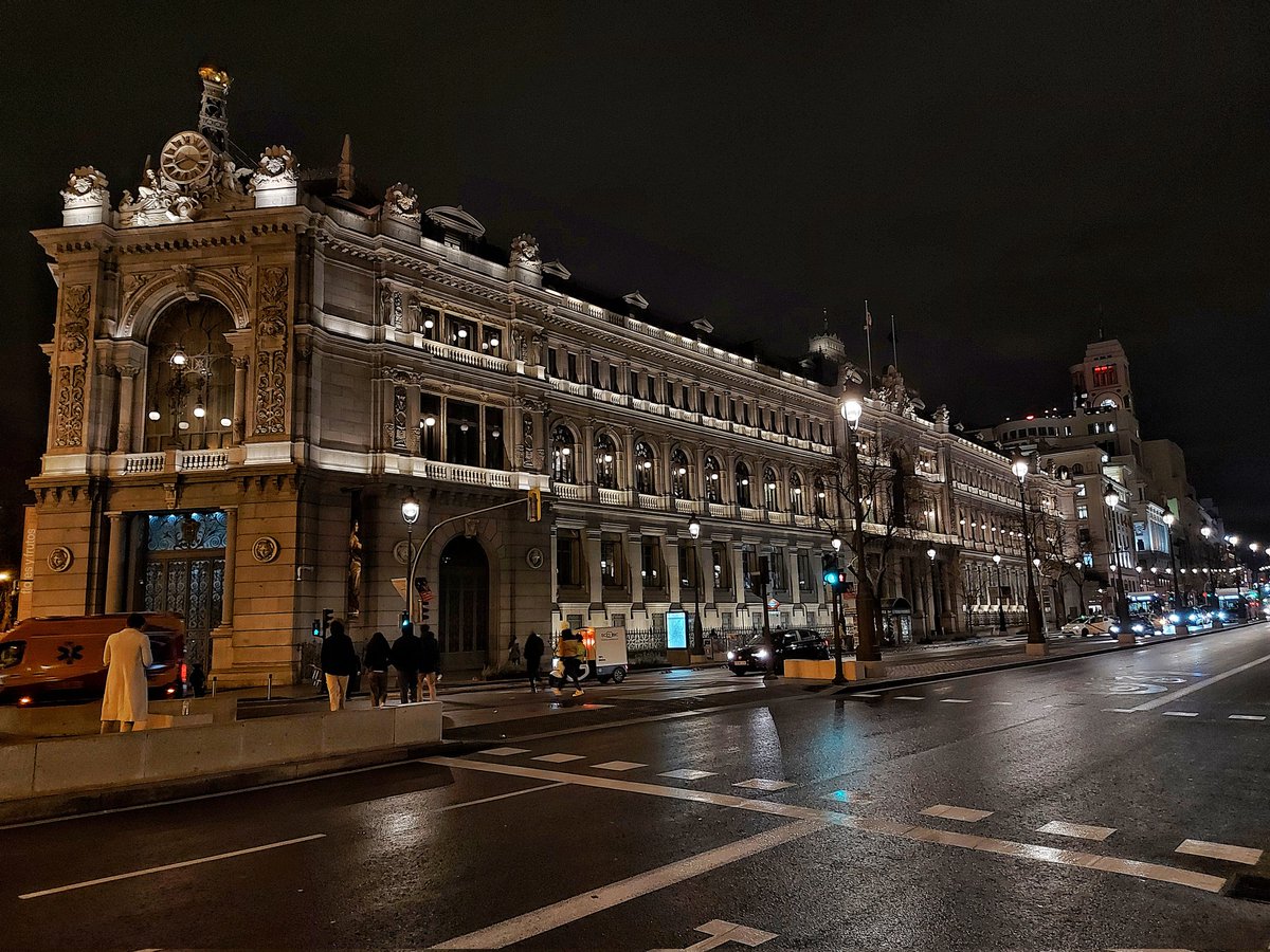 ManuelRevilla57's tweet photo. Noche en Madrid https://t.co/gNyxUEr4V9