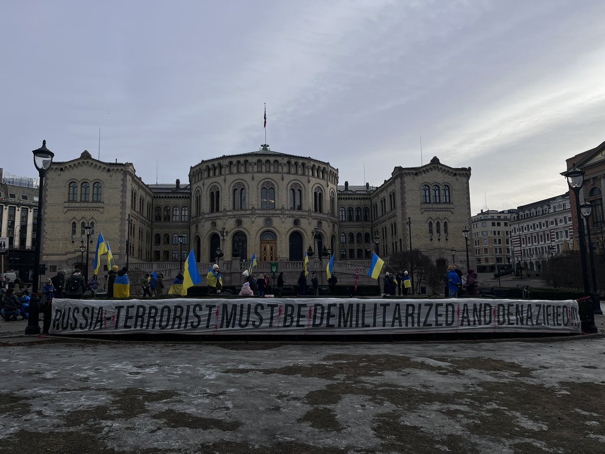 marcin_i_duda's tweet image. Meanwhile in front of #Stortinget in #Oslo