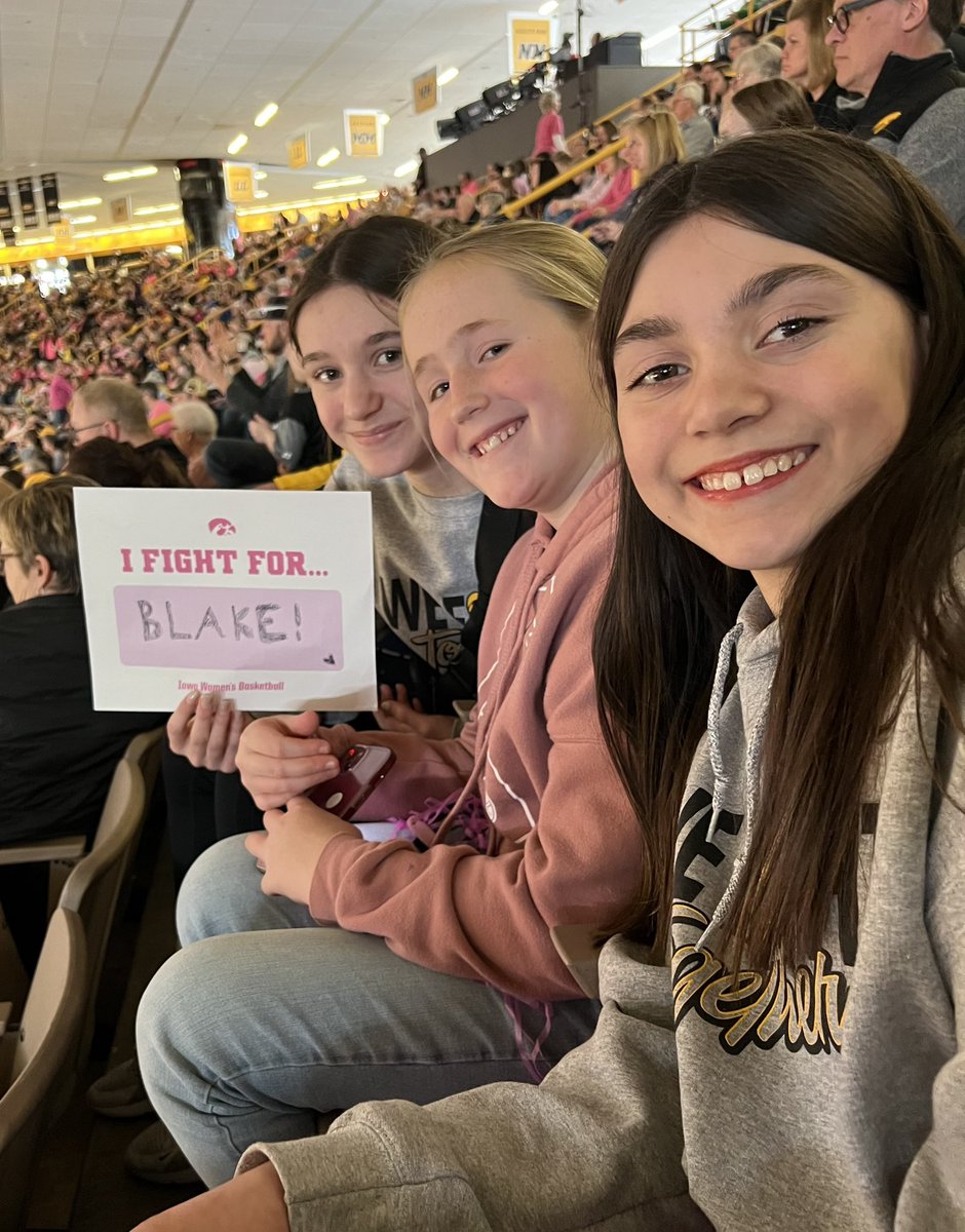 HensKel80's tweet photo. #FightForIowa @IowaWBB
#battlewithblake #wefighttogether 🧡 https://t.co/sYnzXmnhfi