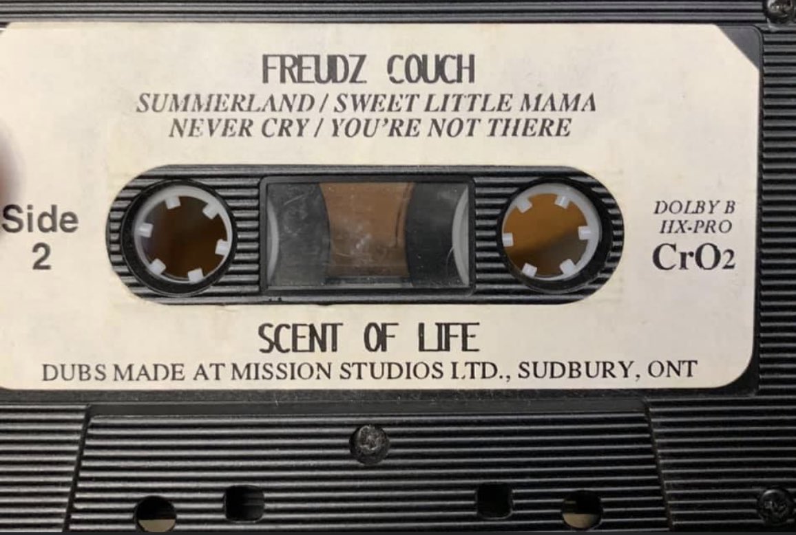 Freudz Couch tweet media