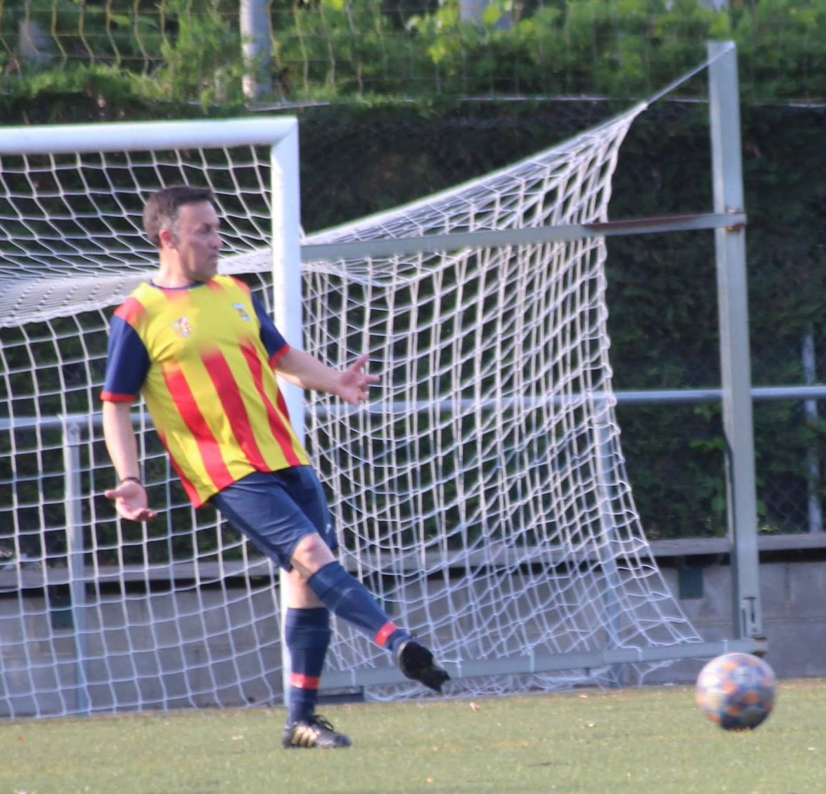 CFTordera's tweet photo. Un torderenc mai es dona per vençut. I menys en @luiso7777.

💪Aquest cap de setmana el jugador dels veterans i amb una llarga trajectòria defensant els colors del club, ha hagut de passar per l’hospital però sabem que tornaràs més fort que mai.

Ànims Luiso! Sempre endavant💛❤️ https://t.co/LTJ2JQ9Rdz