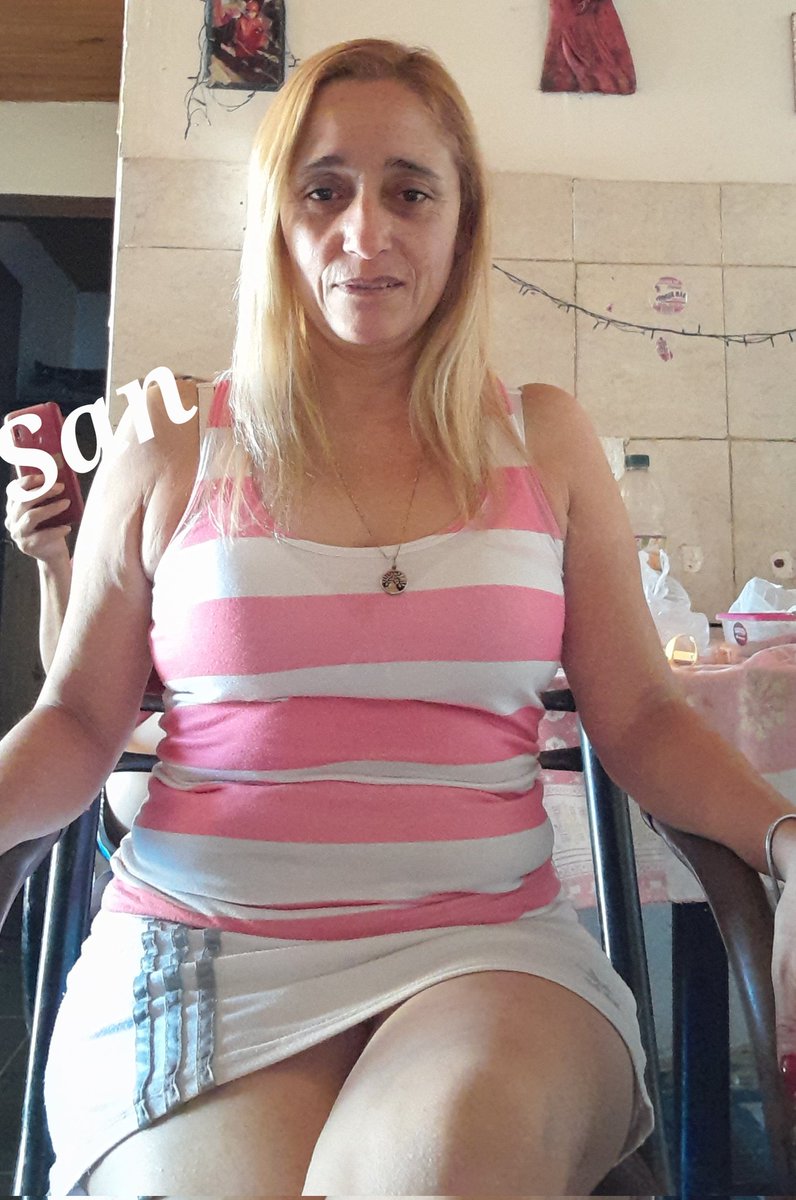 SandraG_74's tweet photo. Hola a mis seguidores bellos 😍😘
Salió fotito pra todos ellos!!!! Los quiero y buen domingo 😻❤️
Recuerden q ahora tengo Instagram jajaja. 
Aguante River 🤍♥️🤍💘
PD: besos a los q me critican jajaja 🤪🤪😘😘 https://t.co/QsB3GtR2HA