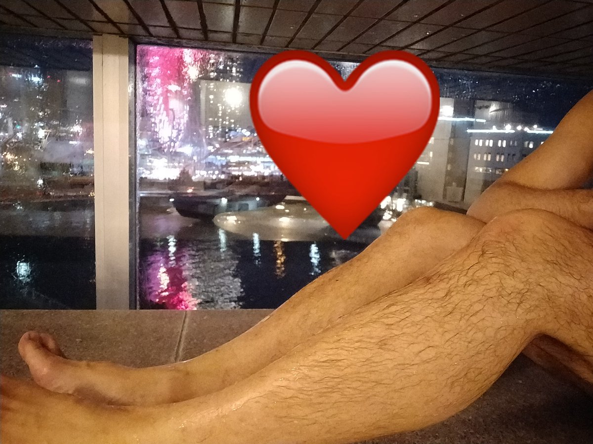 hktwittop's tweet photo. 隻腳未好番,點都要浸吓,爽！ https://t.co/Ch5nt39OrX