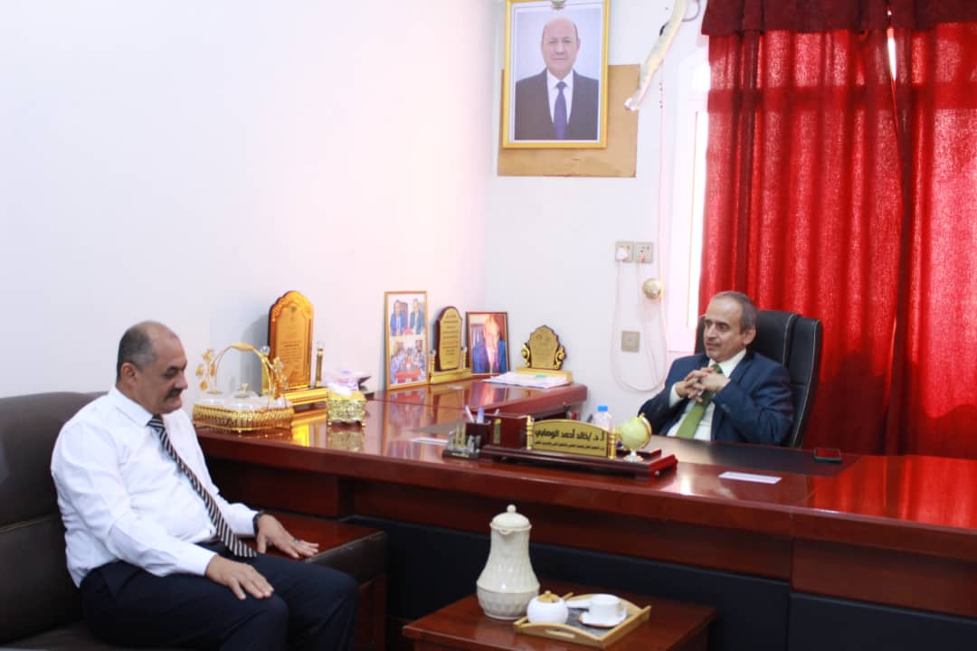 mohesrye's tweet photo. وزير التعليم العالي يلتقي رئيس جامعة أرخبيل سقطرى

https://t.co/C5sMWo8JIj https://t.co/EpSgsru1We
