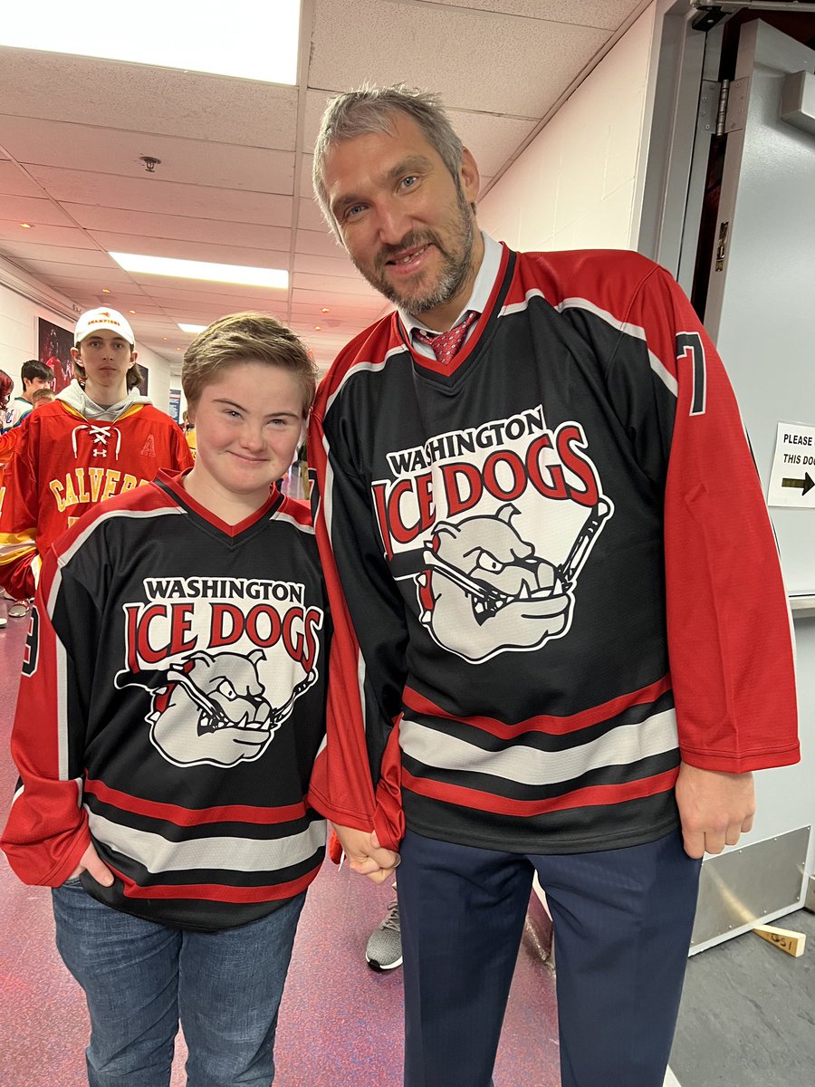 All smiles for Youth Hockey Day! 😁📸