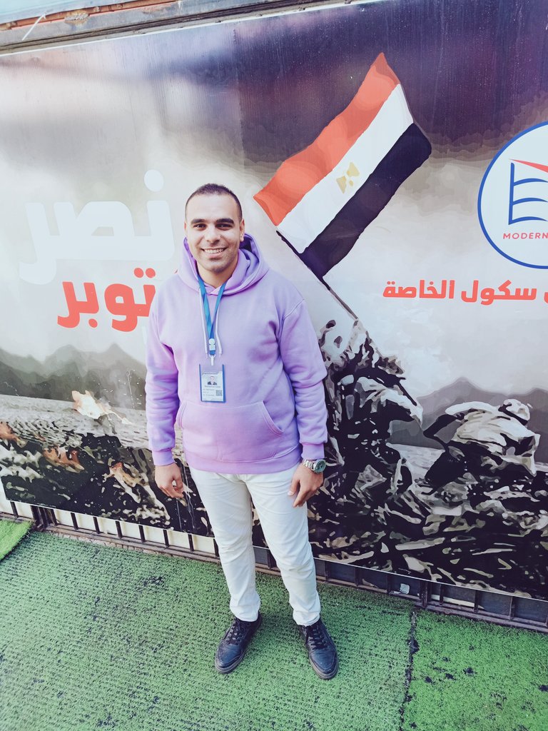 mo_salah80's tweet photo. 2004 طالب في مدرسه مودرن سكول
"يا مستر"
2023 مدرس في مدرسه مودرن سكول
"انا المستر" https://t.co/2KcrOaAeee