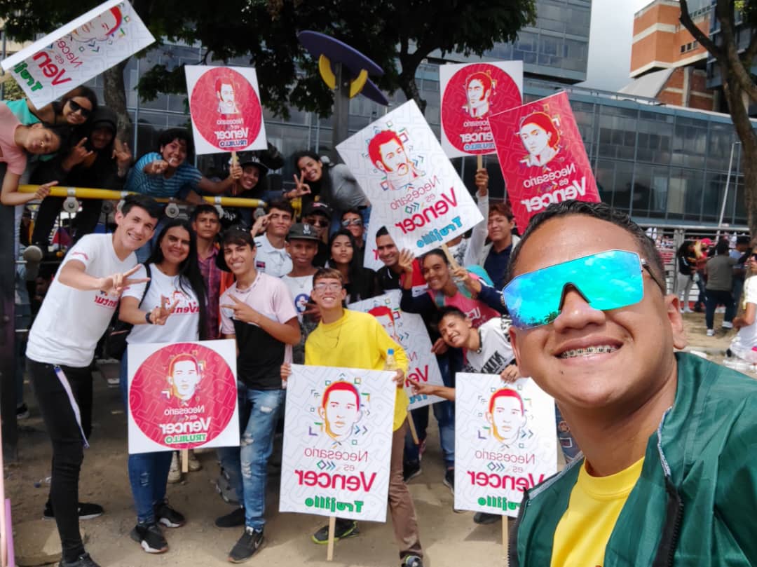 Trujillo, Trujillo, Trujillo. 🚩🚩🚩

Ya esta en la ciudad de Caracas para marchar hoy Día de la Juventud 🇻🇪

<a href="/NicolasMaduro/">Nicolás Maduro</a>
<a href="/dcabellor/">Diosdado Cabello R</a>
<a href="/Grecia_Jpsuv/">Grecia Colmenares</a>

#DíaDeLaJuventudPatriota