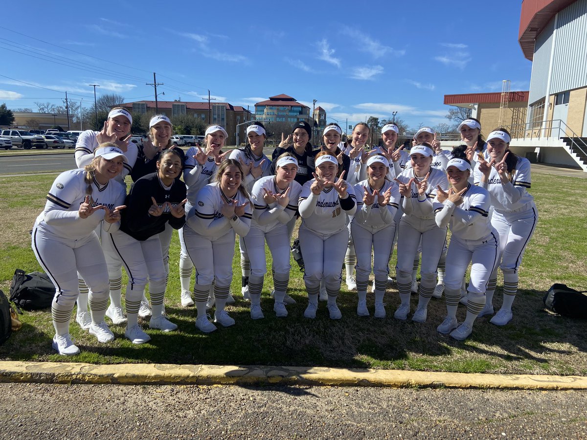 HISTORY!!!!!!! Lions win 1-0 to secure the programs first ever D1 win. #InTheArena