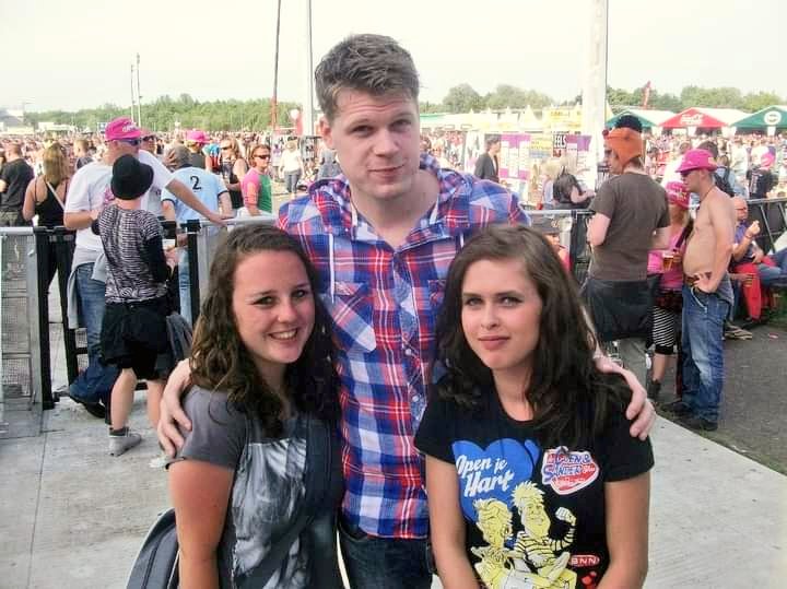 luka_OSA's tweet photo. @robincoenen @coen happy 12 years 😭😭😭💗💗💗 huilen om deze throwback ✨️ https://t.co/ty1HNqKwMY