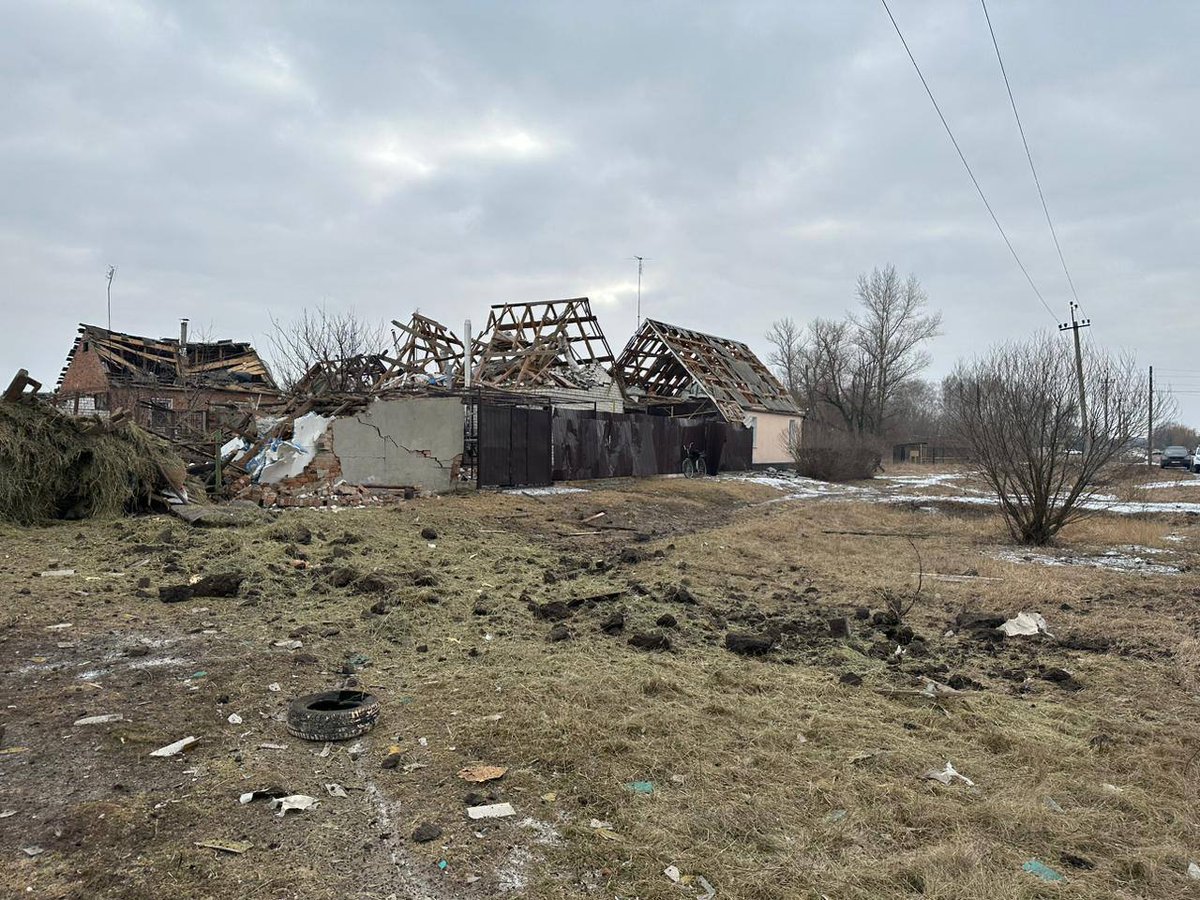 UFMPlatform's tweet photo. Yesterday night #Russians launched another rocket attack on #Kharkiv.  One of the enterprises, as well as the post depot, were damaged. As a result of the attack, a 35-year-old civilian was injured.

📸 Oleh Synehubov

#RussiaIsATerroristState #Ukraine️ #UkraineRussiaWar https://t.co/llhP6XqnR4