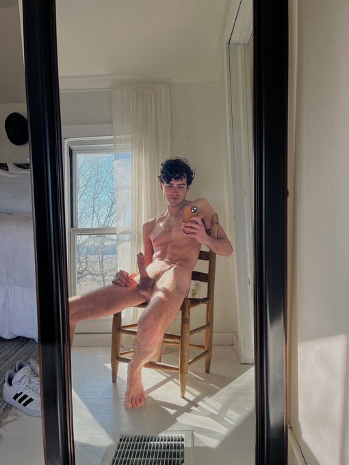 Insta vs. Twitter https://t.co/GEMGST4xru