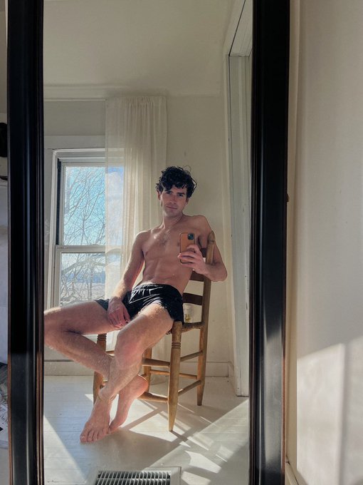 Insta vs. Twitter https://t.co/GEMGST4xru