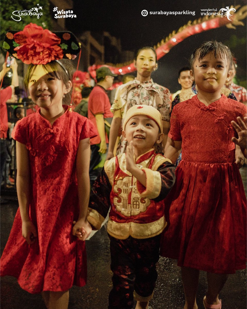 TICSby's tweet image. Meriah! ✨ 😍 Festival Cap Go Meh 2023 berlangsung meriah meski diguyur hujan

Parade menjadi acara puncak yang diikuti oleh berbagai komunitas

siapa tadi yang kesini rek? 🤚

#wisatasurabaya #surabaya #capgomeh #WonderfulIndonesia