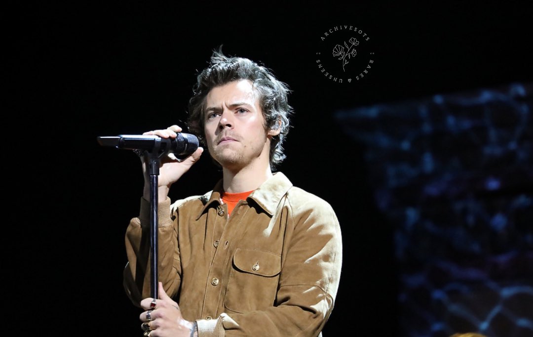 Harry rehearsing for the 2020 BRIT Awards in November of 2019