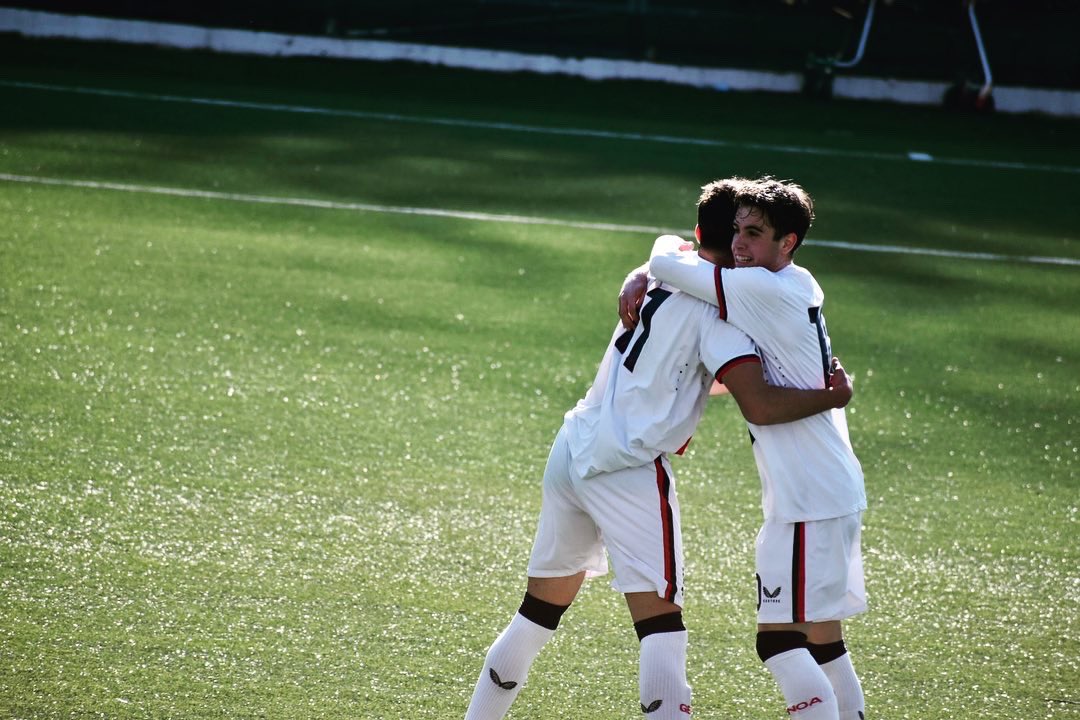 buoncalcio's tweet photo. ππππ πππππππ πππ ππ πππππ: vincono Under 18, 17, 16 e 15 π΄π΅
β‘οΈ #Genoa #GenoaUnder15 #GenoaUnder16 #GenoaUnder17 #GenoaUnder18 https://t.co/IBJj0Xzy1R