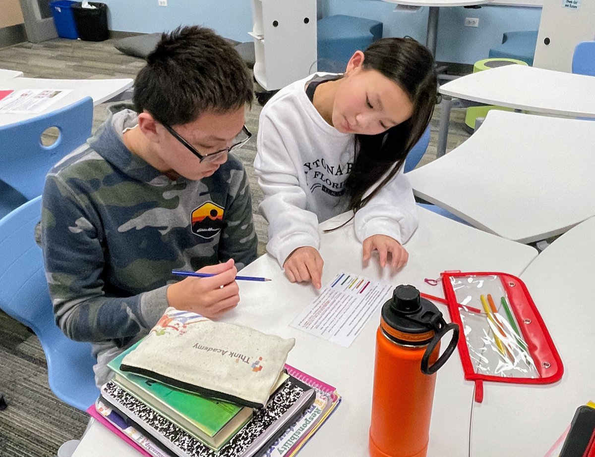 Through a collaboration between the LMC and our sixth-grade navigate classes, students learned about using strategic sentence structure to create powerful writing. <a href="/literacymanders/">Kyle Manders</a> 
#D30Reads #D30Learns