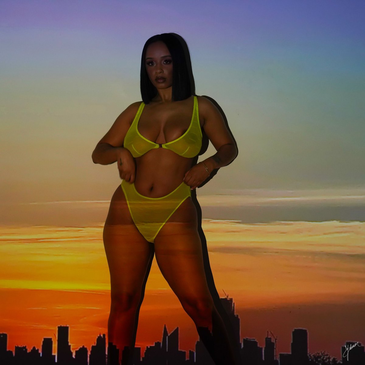 ShaiAngelita's tweet photo. On Rih’s day @SavageXFenty ✨ #SavageXAmbassador https://t.co/cFRMQAZXdv