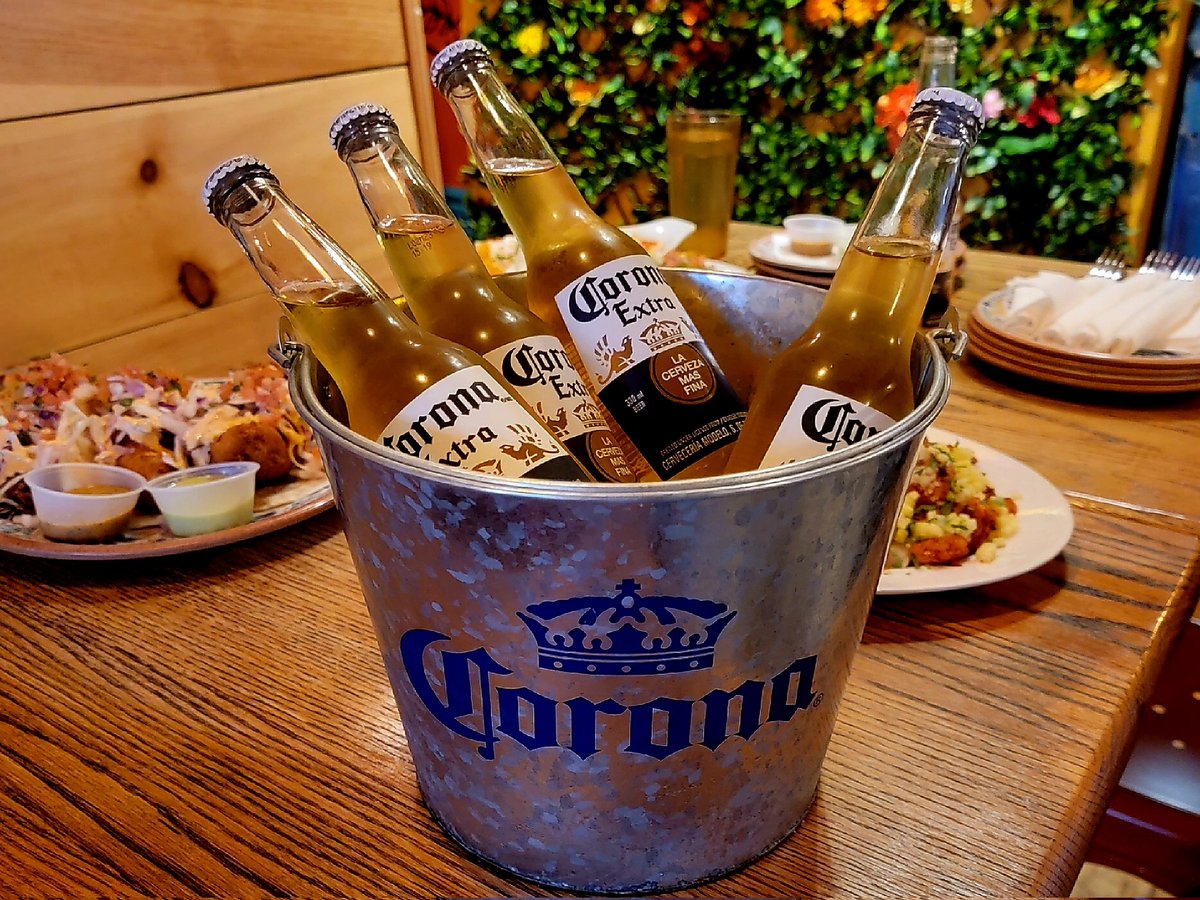 Can't fly to #Mexico this winter? Luckily #SundayYumday sponsored by <a href="/mdrnmississauga/">Modern Mississauga Media</a> got their #AuthenticMexicanFood fix at #ElMariachi! 🇲🇽😎

#Tacos 🌮
💻 elmariachitacos.ca
☎️ 905-997-8333 #Streetsville / 905-274-5255 #PortCredit
📍 235 Queen S / 121 Lakeshore W

#MMMSY