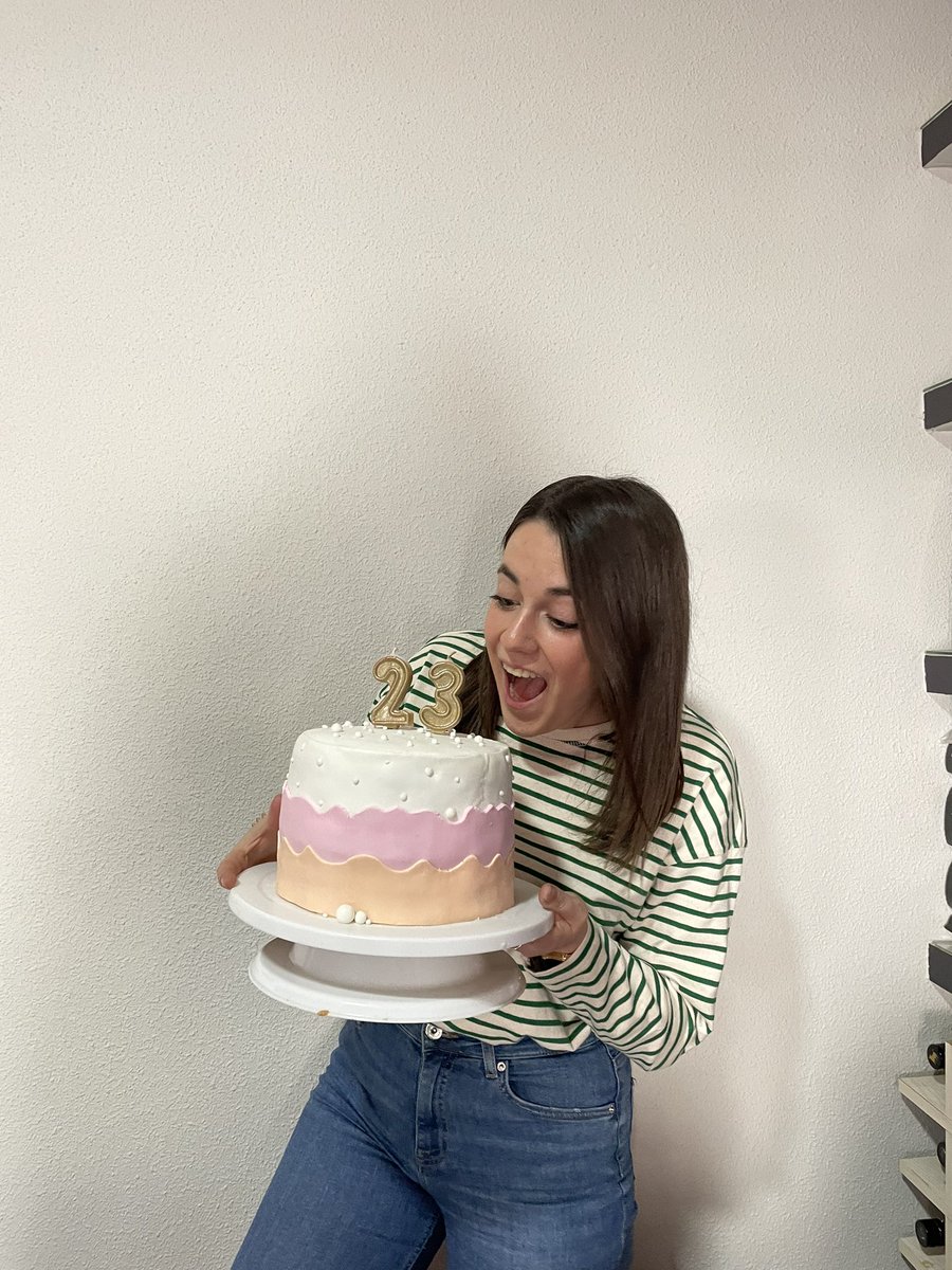 marialp012's tweet photo. 23 llenitos de amor 🫶🏻🥹🎂 https://t.co/a5ScxeNtz9