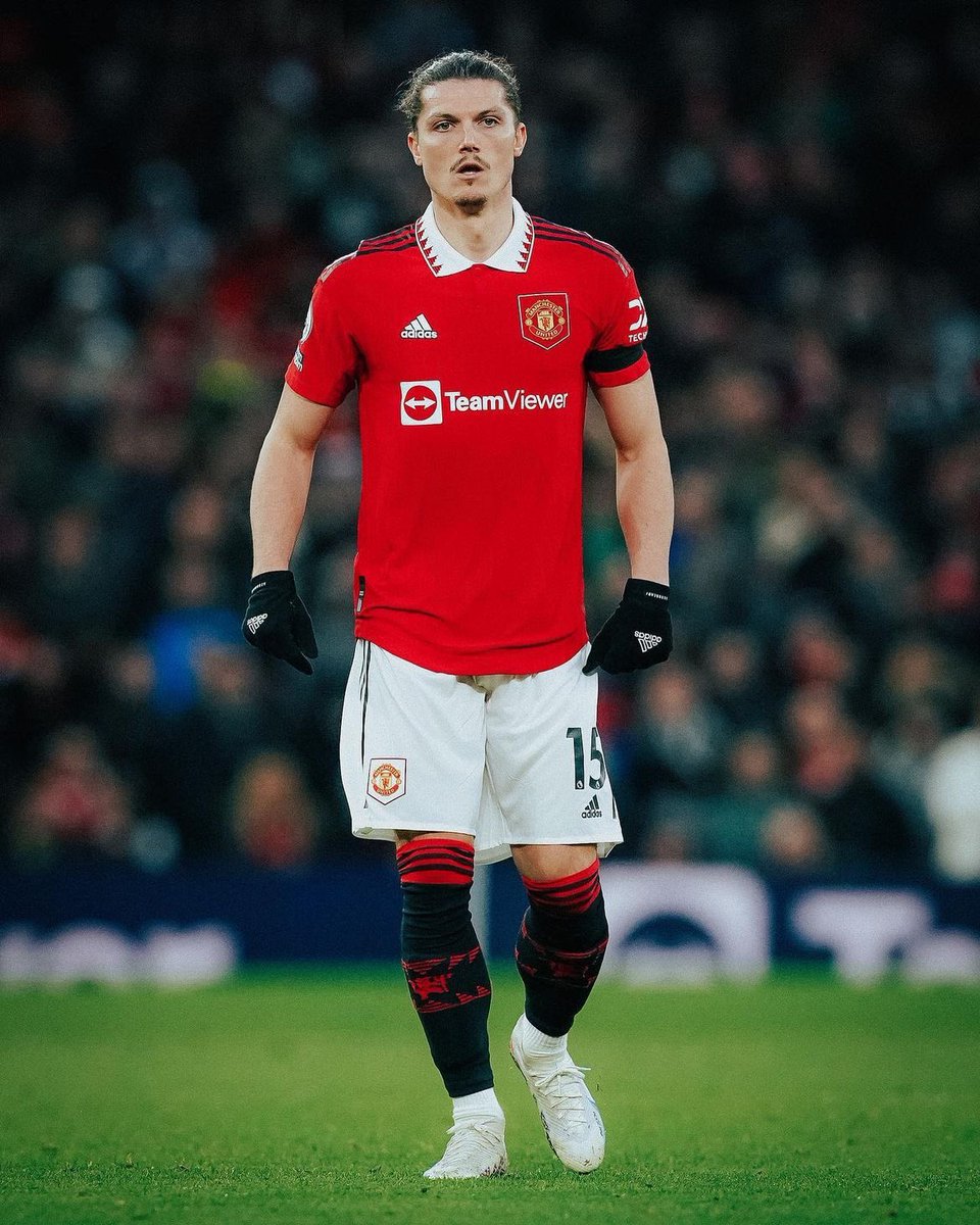 StatmanDave's tweet photo. Marcel Sabitzer’s game by numbers vs. Leeds:

84% pass accuracy 
66 touches 
13/13 final third passes completed 
6/9 ground duels won 
5/5 tackles won 
5 ball recoveries 
3 aerial duels won
2 interceptions 
1 clearance 

He did not stop running. 🏃 https://t.co/WYrR0Tkx0k