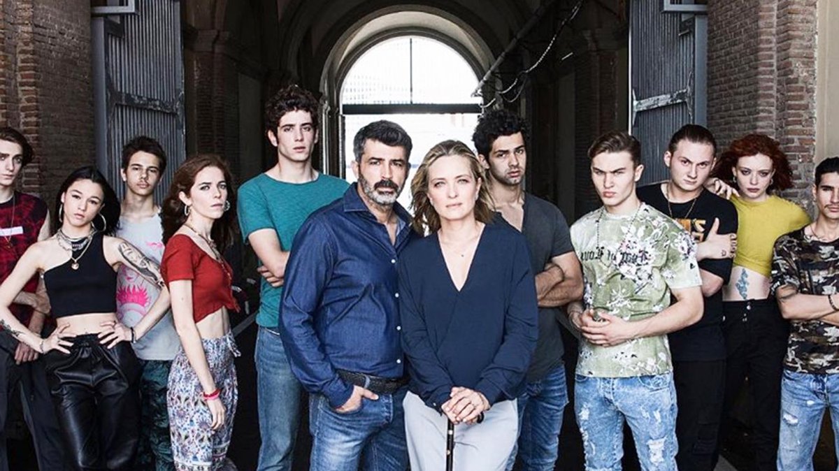 A mezzanotte saranno disponibili su RaiPlay gli ultimi 6 episodi della nuova stagione di #MareFuori ✨