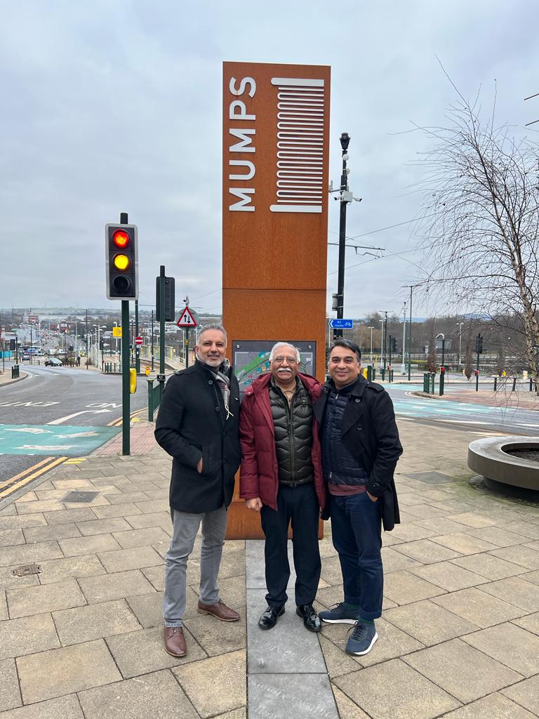 786maq's tweet photo. Lovely day out with some friends, rememering the old days when some grew up in Oldham. Perfect day having chat over Chai and finishing with a fabulous Sunday roast. Thank you all. @k4shf @amjadba21741975 https://t.co/J1pWw0EdTy