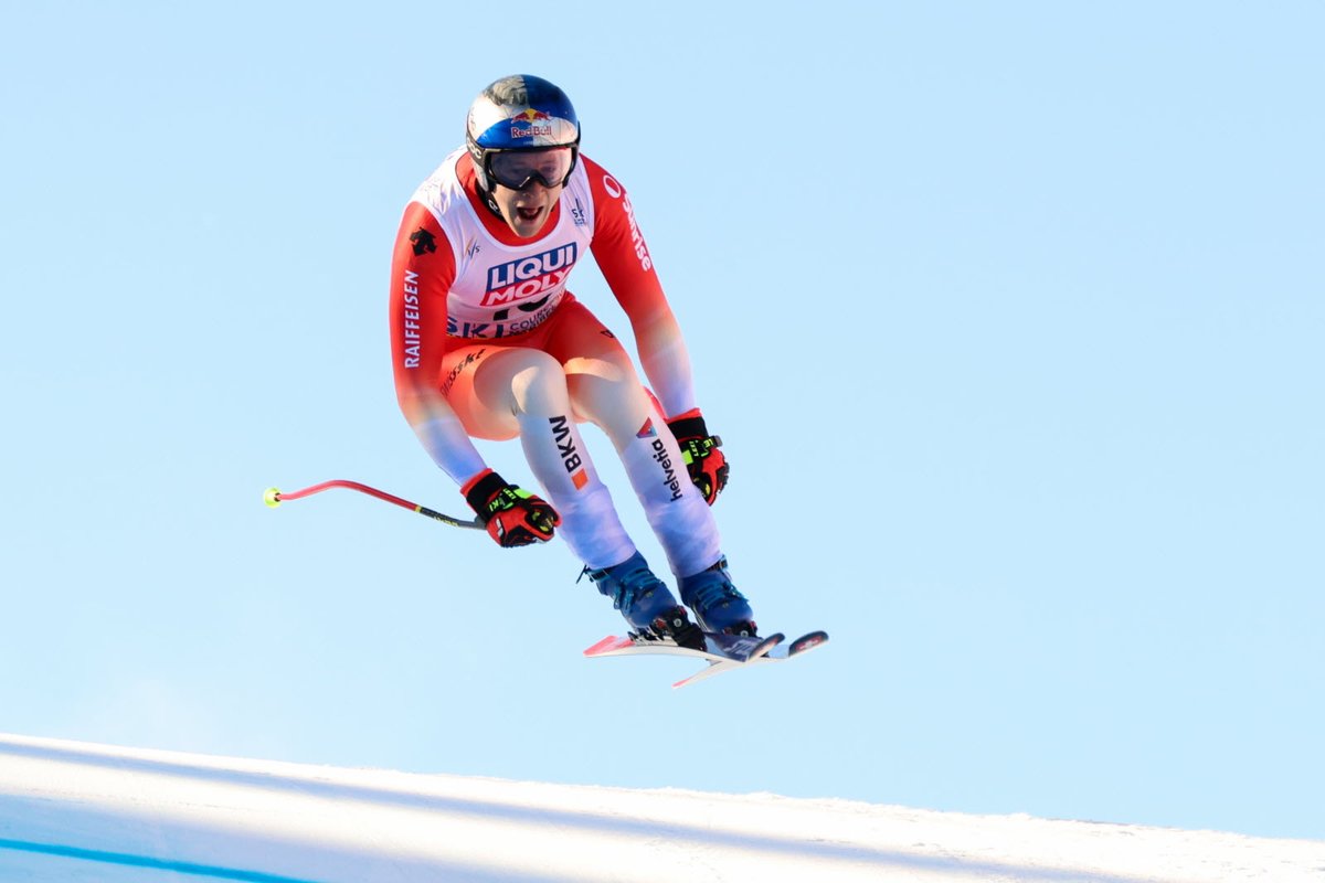 « Génie », « prodige » , « machine », Marco Odermatt, champion OR catégorie.🔽 #courchevelmeribel2023 
ledauphine.com/skichrono/2023…