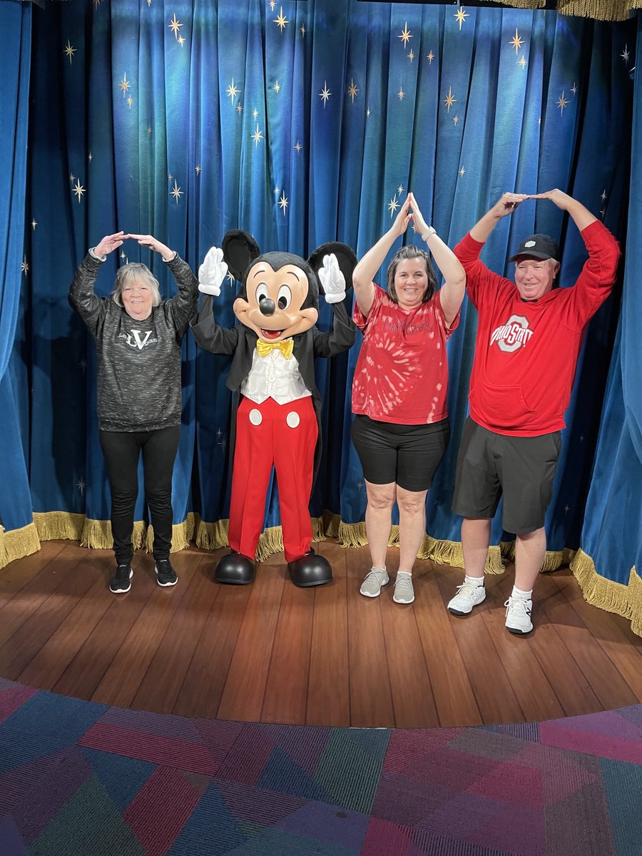don_baumer's tweet image. Even Mickey loves the Buckeyes!!