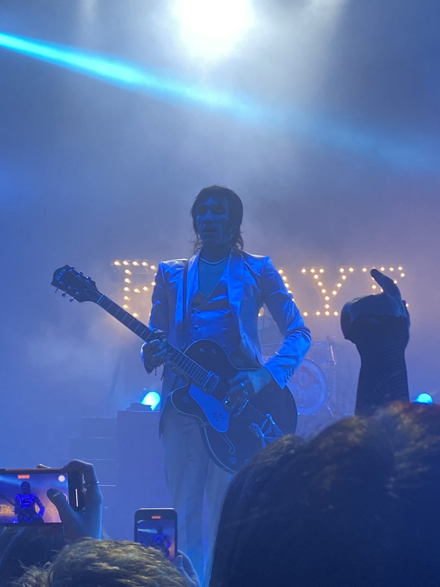 bwright2201's tweet photo. We cried,we screamed,we laughed &amp; had the best time thanks to these boys they don’t know how grateful I am!They all they saved me with their music and beautiful souls❤️ &amp; I’m so proud of how big they are getting,thank you for another amazing night &amp; stunning performances 💕💕 https://t.co/bLIlv8IrPJ
