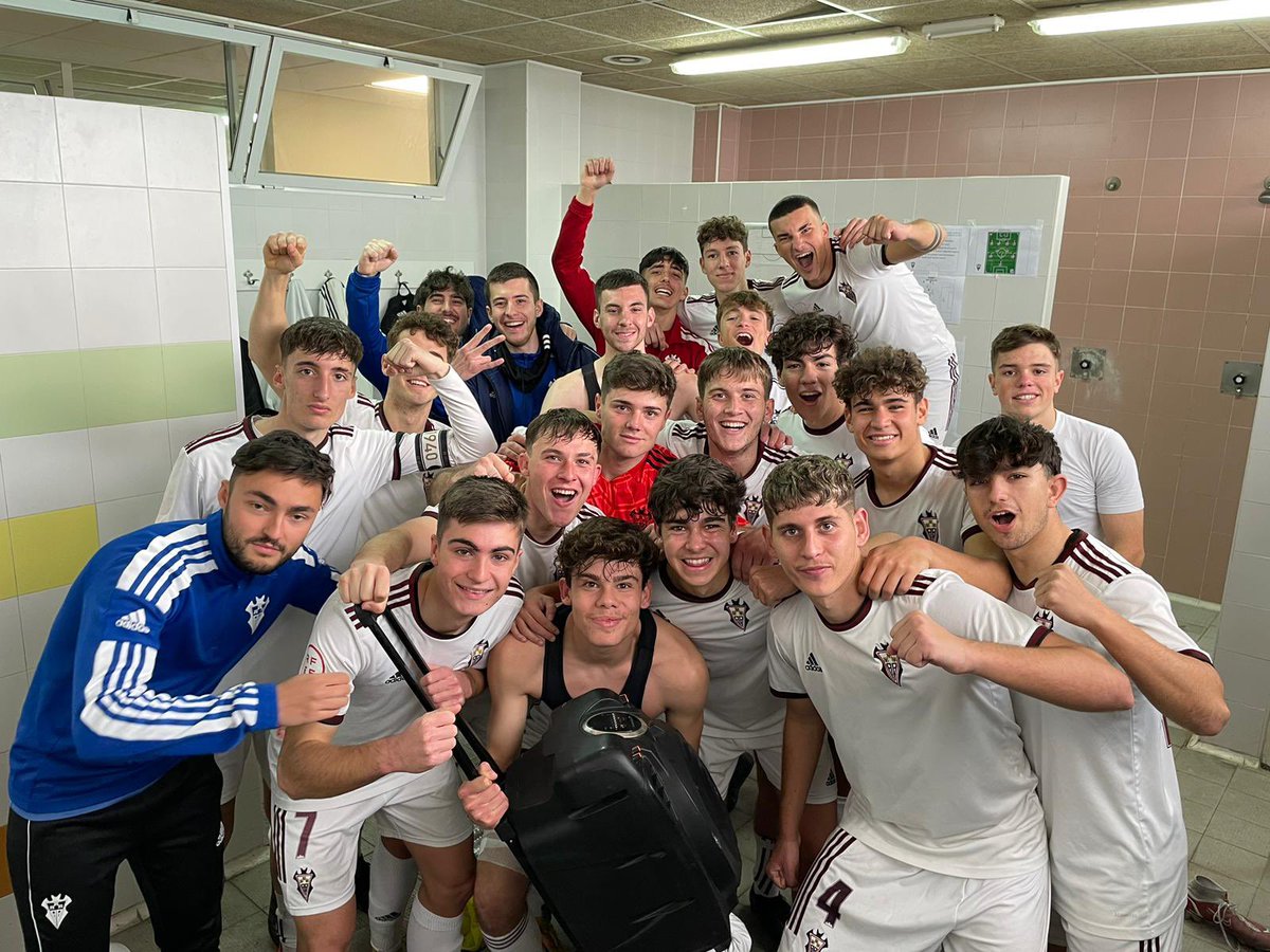¿Y lo de nuestro #JuvenilDH, qué? 🤩

Gran triunfo a domicilio (0-1) 🆚 <a href="/CFSANJOSE/">CF Inter San José Valencia</a> para alargar su magnífico momento ⚽️🔥

#AúpaAlba
