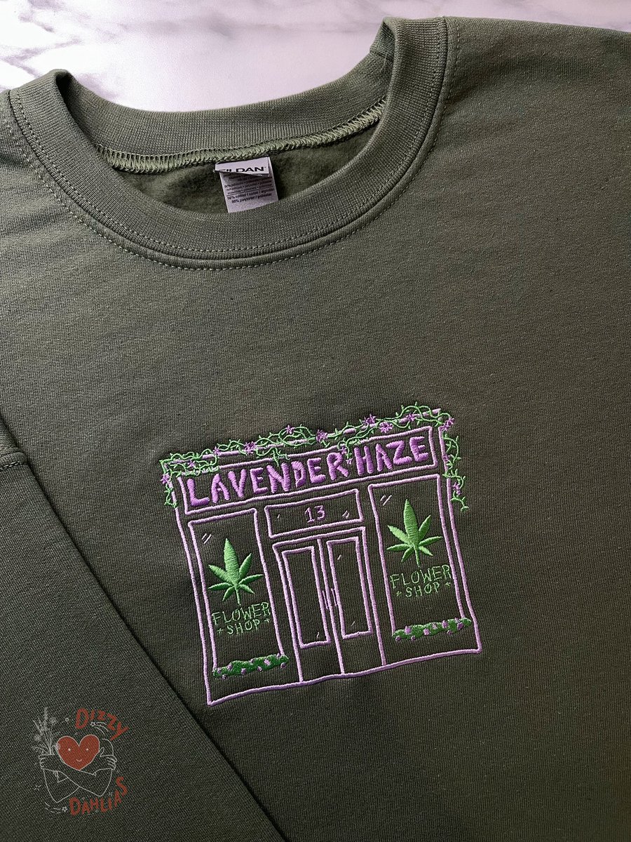 DizzyDahlias's tweet photo. For when you wanna stay in that Lavender Haze 💜🍃 https://t.co/AvWSDCSpZj