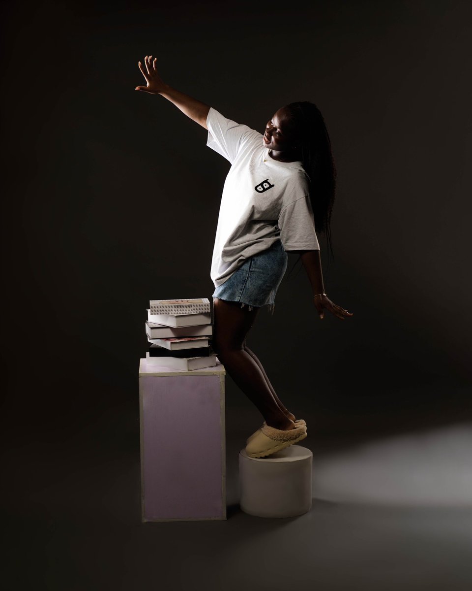 useyebrand's tweet photo. Useye Studio 2023 

The year ‘23 is going to have a bright light at the end of the tunnel, be part of it. 

🛒 https://t.co/csARRYNNiZ https://t.co/hMjSBLj0Ef