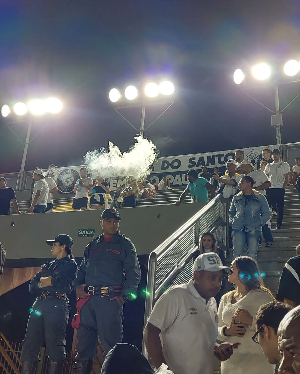 EmbSantos_SP's tweet photo. A Embaixada do Santos em SP esteve presente ontem no desfile da @jovem_escoladesamba
O Santos é a nossa vida.
🤍🖤🤜🏻💪🏻🙏🏻🦈🐋🐳🤴🏿🏳️🏴
#SantosDoMundo #santosfc #sfc #OMaiorBrasileiroDoMundo #EmbSantosSP #sóciorei #SantosDoMundo https://t.co/635d915ufF