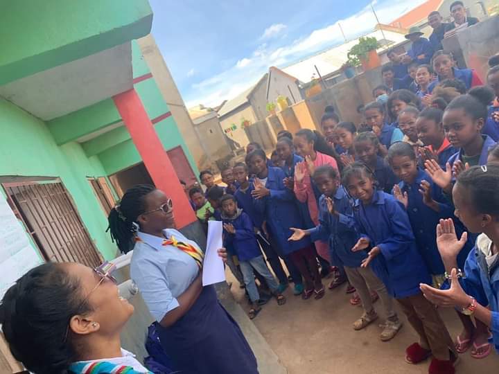 YessMpanazava's tweet photo. Androany faha 10 ny volana February dia nanatanteraka sahan'asa mahakasika ny "career bridger" tao amin'ny sekoly LYCEE PRIVE MODERNE LE SUCCES ANDOHARANOFOTSY
#mpanazavaetomadagasikara
#yessgirlsmovement
#YESS2023
#CareerBridger
@yess_mpanazava @yessgirlsmovementwagggs @norecno https://t.co/JslZLpkEaM