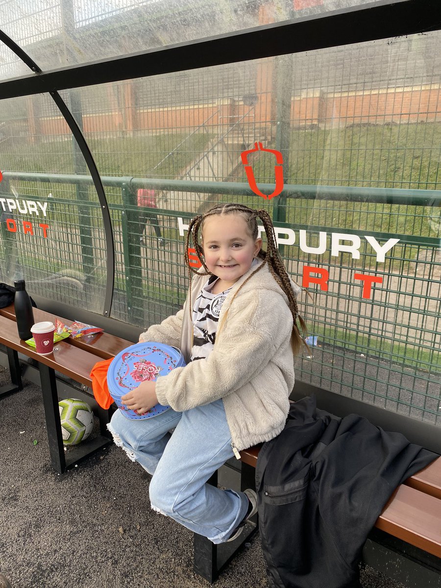 rach_twinning's tweet image. Marf loving life with @FGRFC_Women this afternoon! Another big 3 points on the board! #herteam #marthasbesties #WeAreFGR