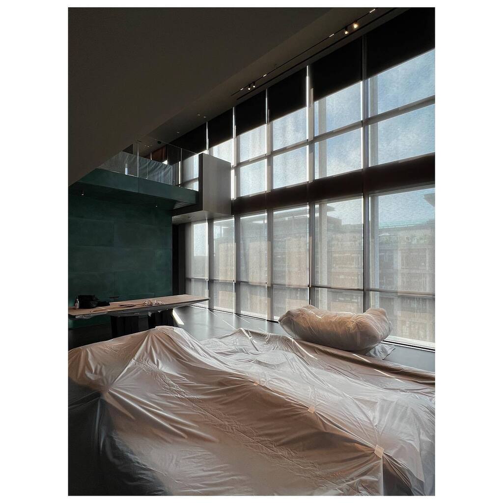 Pre-handover | Soft filtered daylight into double-height spaces, Private Residential, UAE
.
#ANARCHITECT #RIBACharteredPractice #architecturestudio #interiorarchitecture #contemporaryarchitecture #contemporaryinteriors instagr.am/p/CokebkpPce5/