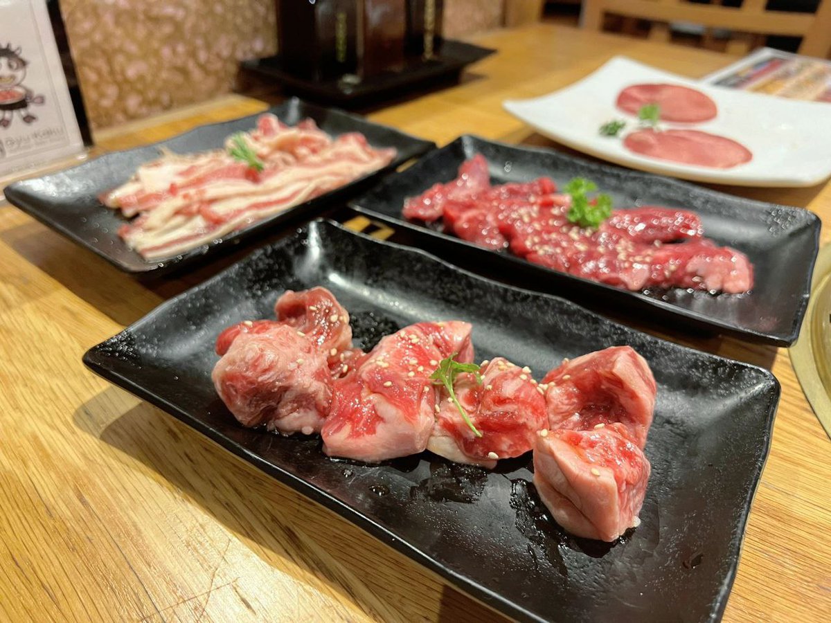 vot_ien's tweet photo. Today I came to the Japanese Yakiniku restaurant with my good friends.
It tastes great. what do you think?😊 https://t.co/NvuSCvedOM