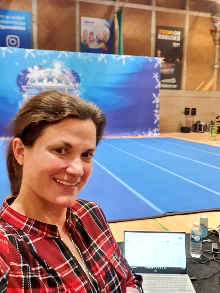 zoe__morris's tweet photo. All the best judging weekends involve getting on a plane for 48hrs away 😉 ✈️🤸‍♀️ #Cheerleading #cheerjudge https://t.co/FQbdd00ava