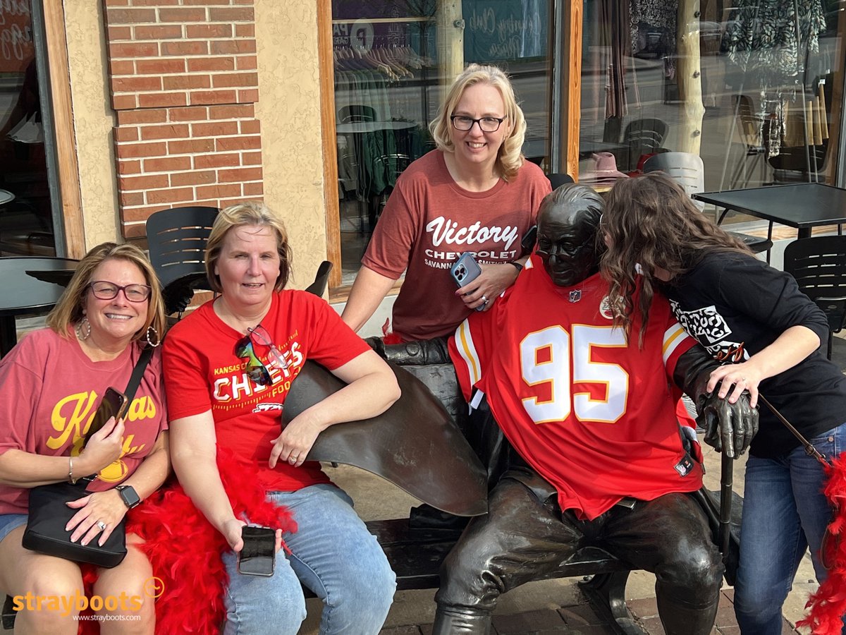 strayboots's tweet photo. Super Bowl LVII, here we go!!! โค๏ธ ๐
Our #scavengerhunts are ready for all teams, but who's gonna take the Lombardi Trophy home tonight? ๐
@Eagles vs. @Chiefs. Let's Get Ready to Rumble! ๐โ๏ธ
#SBLVII #strayboots #teamwork #FlyEaglesFly #ChiefsKingdom #teamworkmakesthedreamwork https://t.co/HjEOWD98Jh