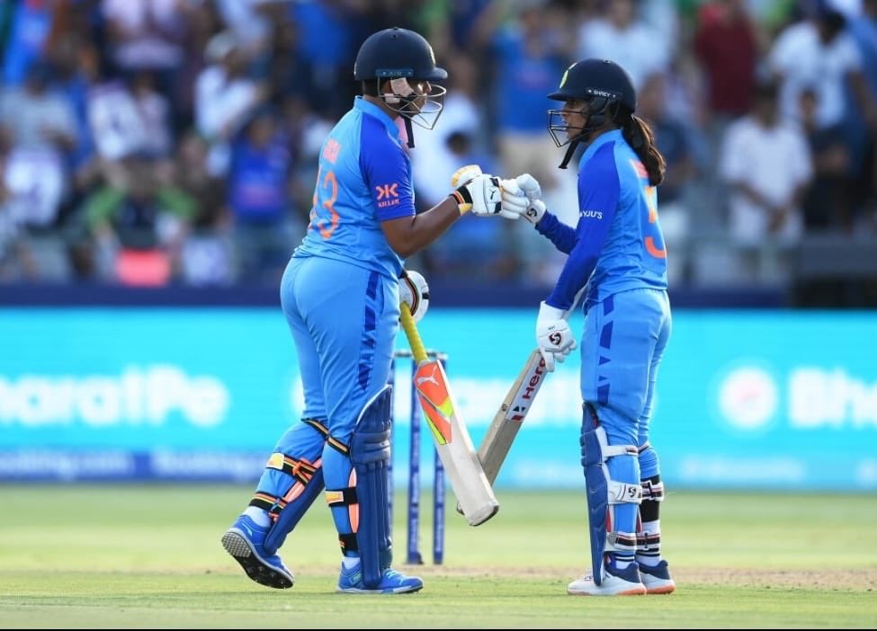 High class run chase from india .. clinical performance from jemima and richa ghosh ⁦<a href="/BCCIWomen/">BCCI Women</a>⁩ ..great start to@the tournament