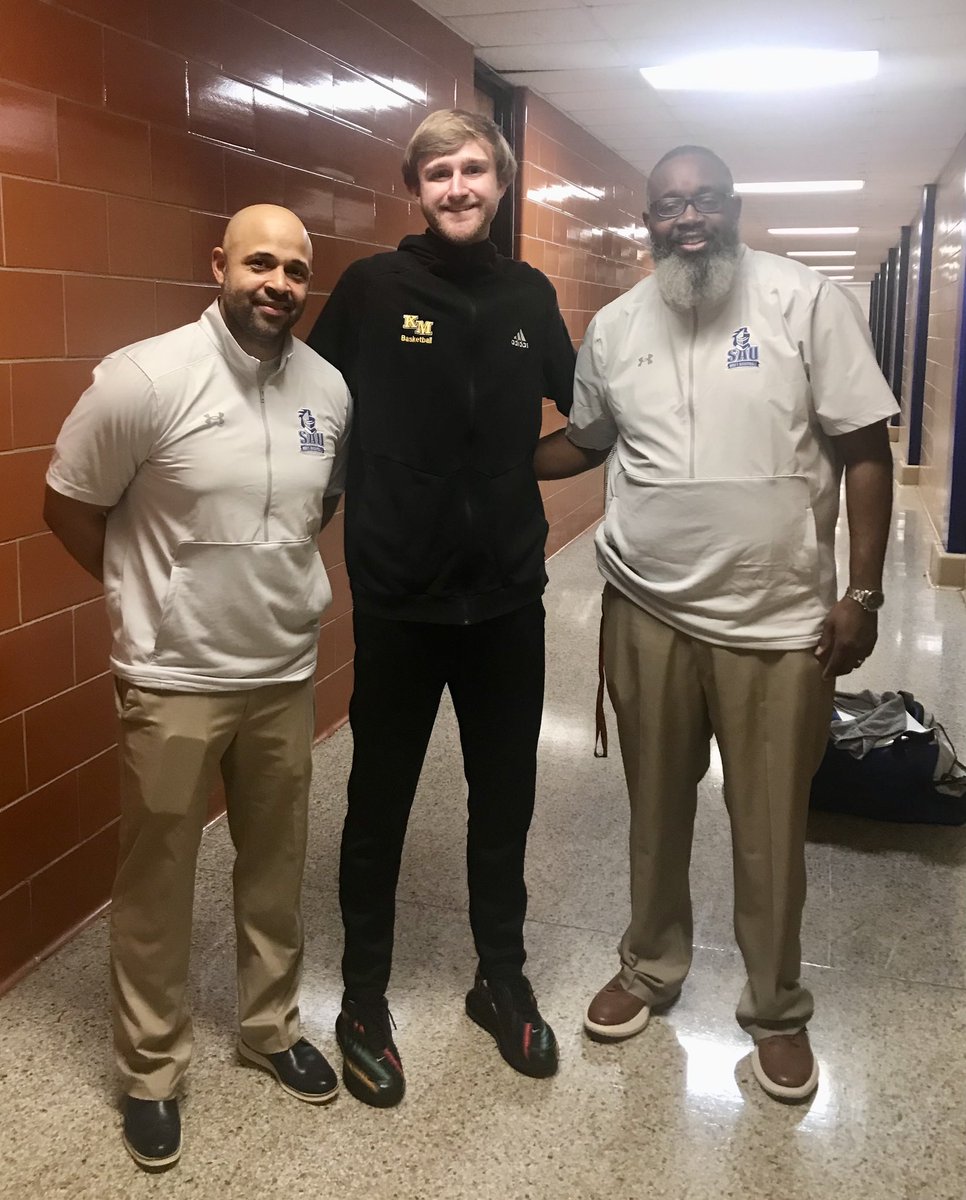 The_Eli_Osborne's tweet photo. After a great conversation and seeing the Knights in action, I’m excited to announce an offer from St. Andrews University! Go Knights 🗡️@StAndrewsUnive1 @CoacHernandzSAU @hoopnupe @NCSAmbb @CoachBornholdt @KMHS_MBB https://t.co/t0FCx4SaOM
