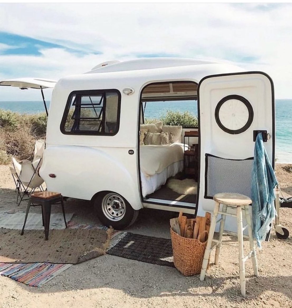 marcuslemonis's tweet image. Win a @HappierCampers 
I’ll pick one who Retweets
Use #CampingWorldBowl