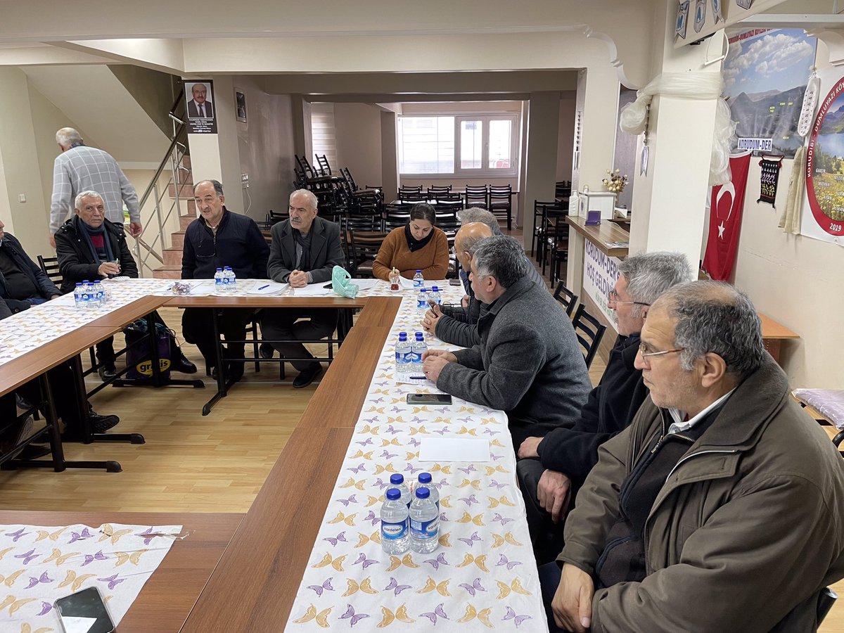 kar_def's tweet photo. Yaşanan afet durumuna karşı KAR-DEF ve KAYY-DER olarak yürüttüğümüz çalışmalar kapsamında bölge ve Karakoçan dernekleri ile birlikte yaptığımız son durum değerlendirme toplantımıza 15 dernek ve kurum katılmıştır. Yarın 3. tırımız ve yeni komisyonumuz yola çıkacaktır. https://t.co/PPdVGKZugL