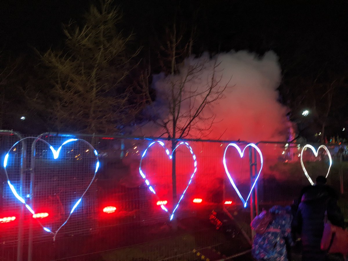 craig_lighting's tweet photo. More pictures of Murmur, my new interactive light installation as part of #medwaylightnights #emergencyexitarts #lightartinstallation #interactiveart #lightingdesigner #lightwalk #murmur https://t.co/qrKt0HCzUm